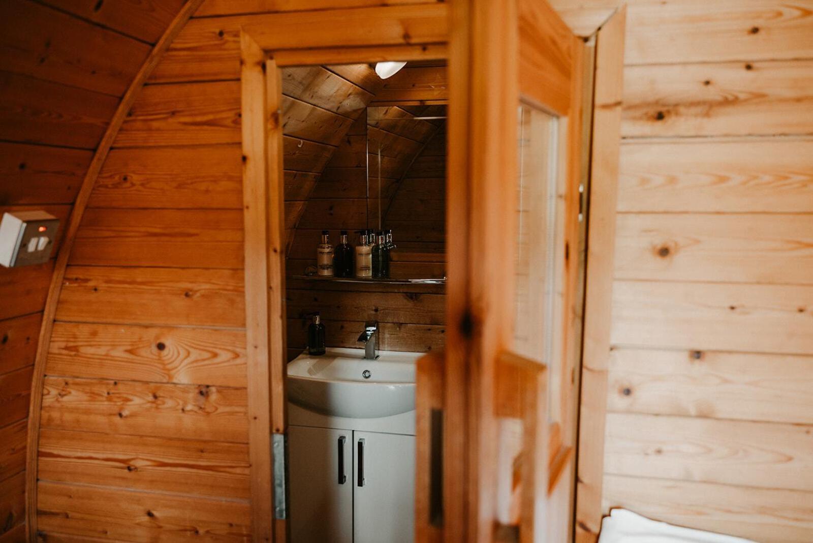 The Wilson Arms Bed & Breakfast Torver Oda fotoğraf